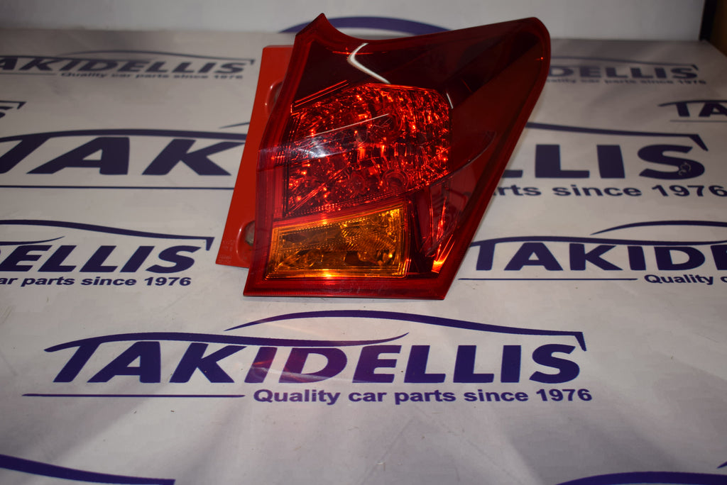 Φανάρι Φτερού Πίσω Δεξί Toyota Auris 2012-2016