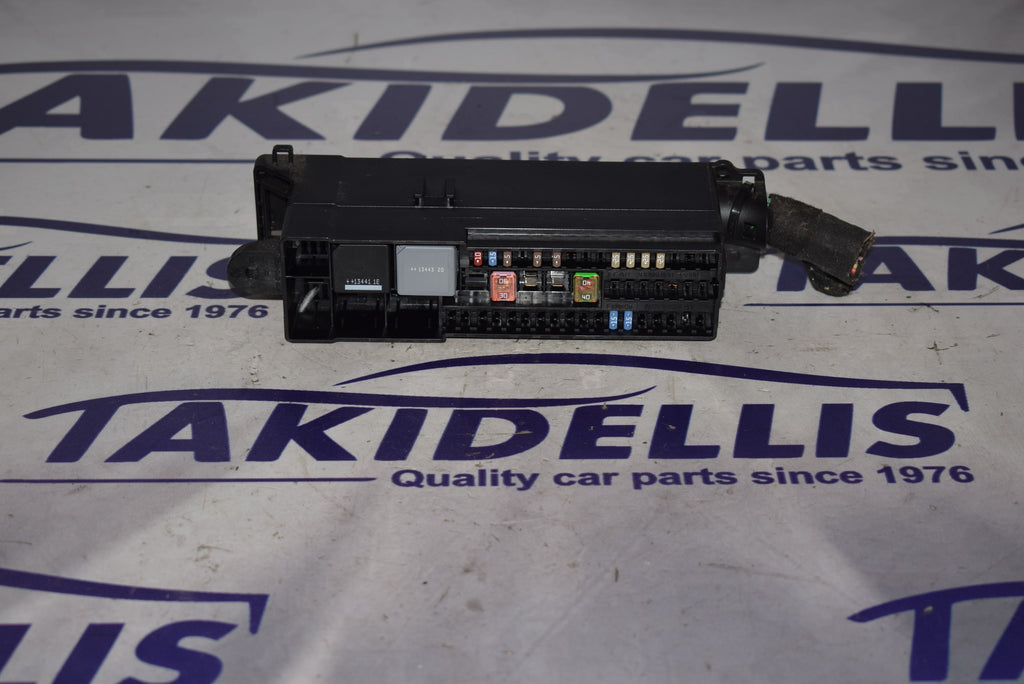 Ασφαλειοθήκη Volvo V40 2015