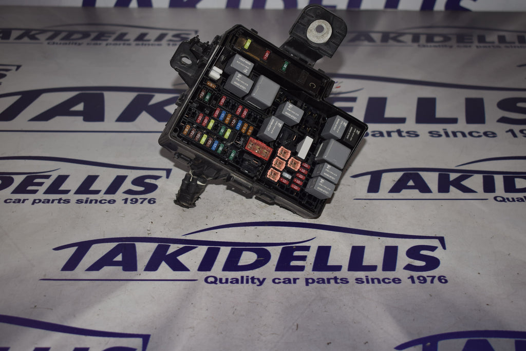 Ασφαλειοθήκη Toyota Yaris 2017-2021