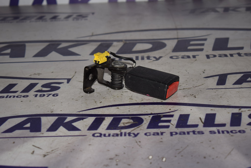 Rear Left Seat Belt Buckle Mercedes-Benz A-Class W176