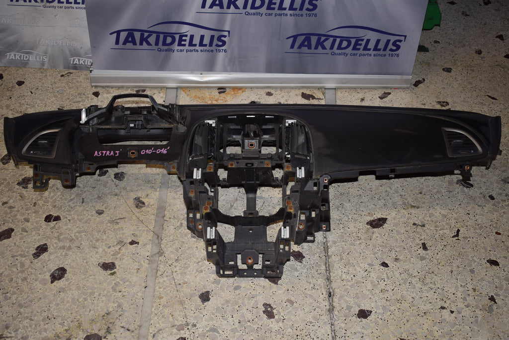 Ταμπλό Opel Astra J 2009-2015