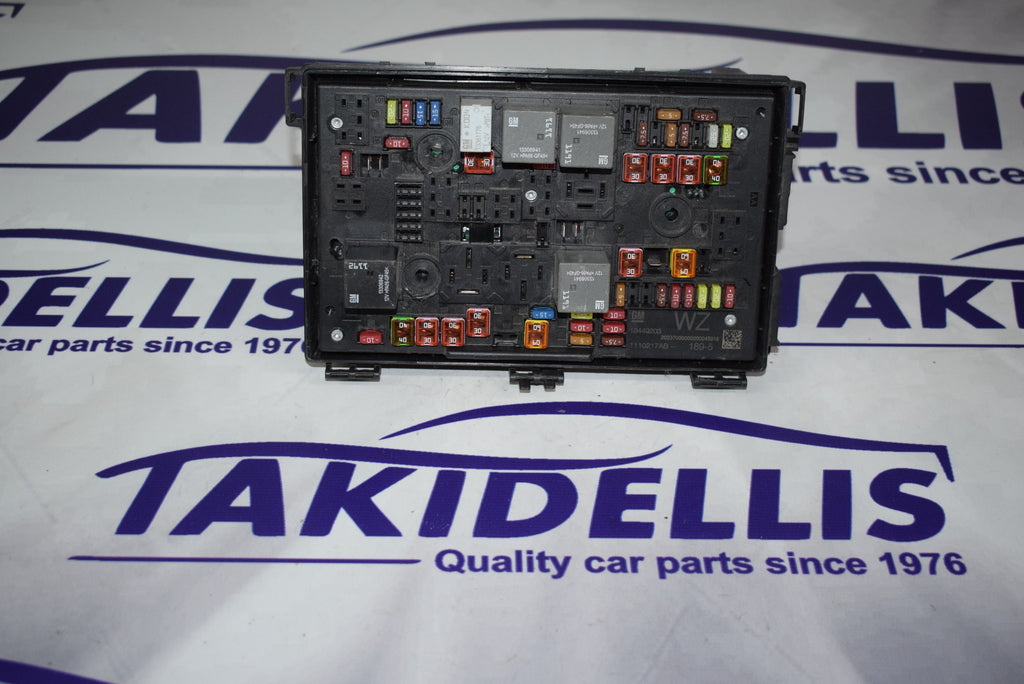 Ασφαλειοθήκη Opel Astra J 2009-2015