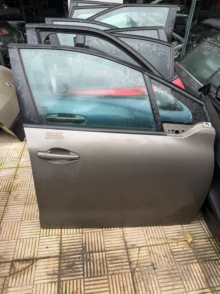 Front Right Door Peugeot 208 2015