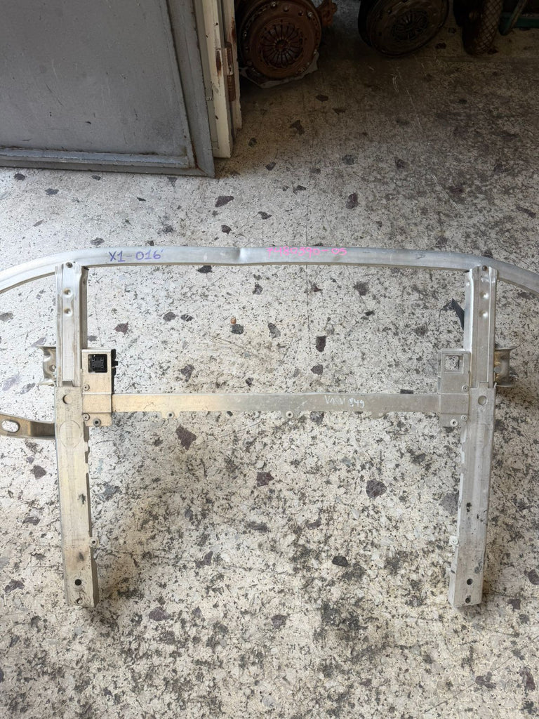 Τραβέρσα Προφυλακτήρα Εμπρός BMW X1 2016